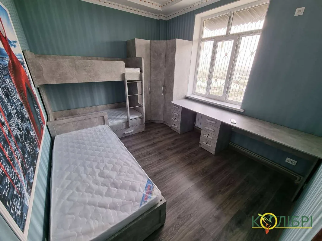 Меблі в дитячу D-026 на замовлення у Вінниці від Салону Меблів Колібрі ⭐Висока якість 💯Ергономіки та безпеки ✅Доступна ціна ☎️063-560-11-56