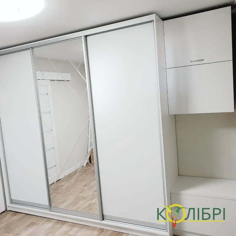 【Шафа купе біла на замовлення】по Ваших розмірах у Вінниці від Салону Меблів Колібрі. ✔️Вбудовані, кутові та прямі шафи по ціні виробника! ☎(063) 560-11-56